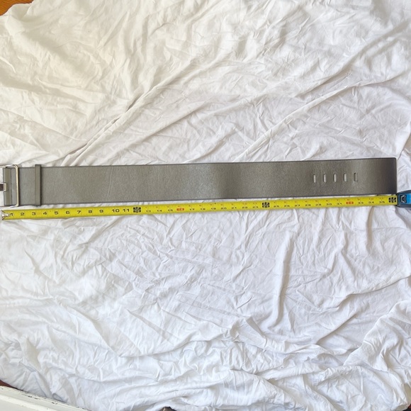 🩶Club Monaco // Wide Leather Belt🩶 - Picture 6 of 8